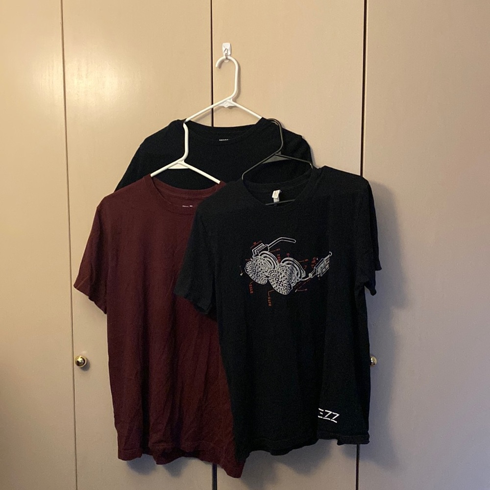 3 for $10 Size Large comfy tshirts